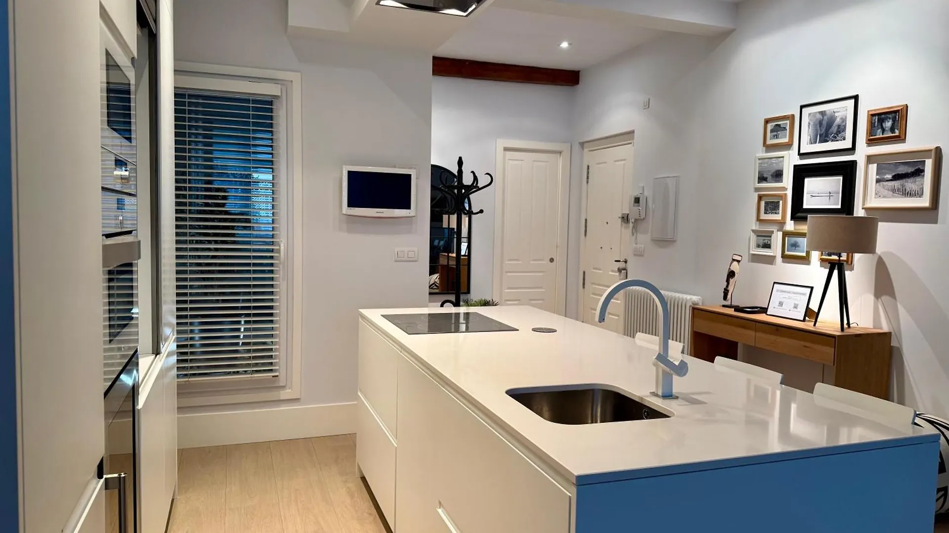 Luxury Apartment In The Heart Of Bilbao 0*,  Hiszpania